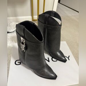 NIB Givenchy Shark lock Cowboy Ankle Black Boots sz 40